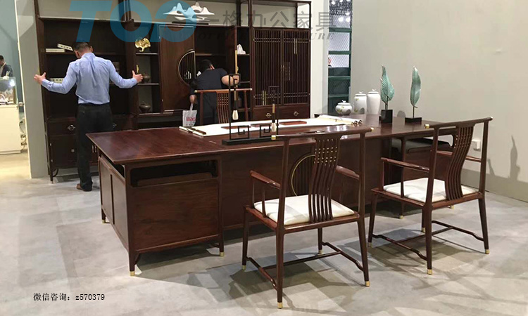 實木大班臺.jpg 實木大班臺.jpg