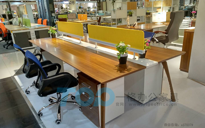 辦公屏風中的屏風板可以左右移動而且可以取下.JPG 辦公屏風中的屏風板可以左右移動而且可以取下.JPG