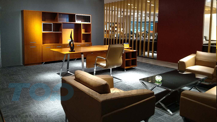 領(lǐng)導(dǎo)辦公區(qū)域.jpg