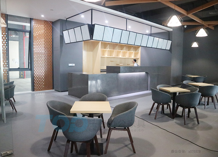 餐臺(tái).JPG 餐臺(tái).JPG