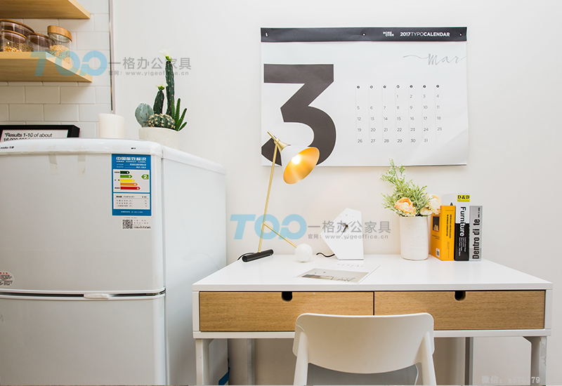 化妝臺(tái).jpg 化妝臺(tái).jpg