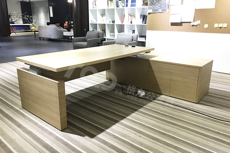 升降班臺內拍.jpg 升降班臺內拍.jpg