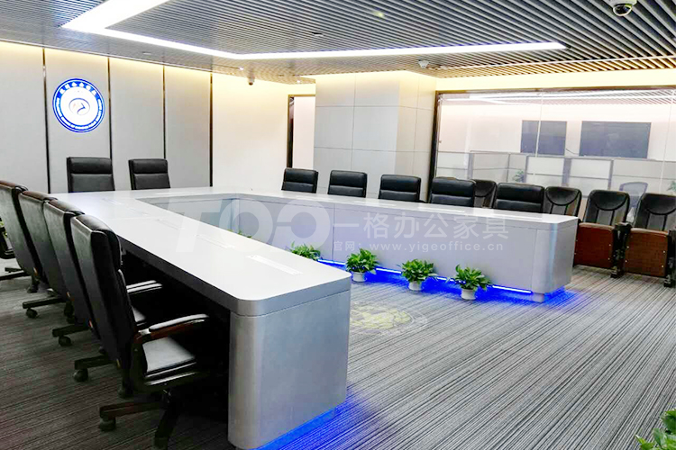 異性烤漆操作桌.jpg 異性烤漆操作桌.jpg