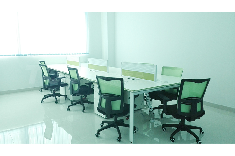 屏風(fēng)卡位.jpg 屏風(fēng)卡位.jpg