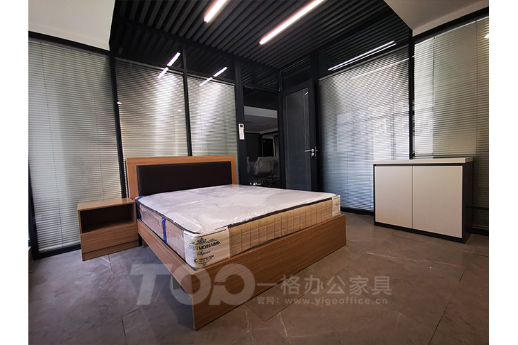 休閑室床.jpg 休閑室床.jpg