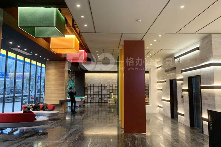 米閣酒店休閑異性沙發(fā).jpg 米閣酒店休閑異性沙發(fā).jpg