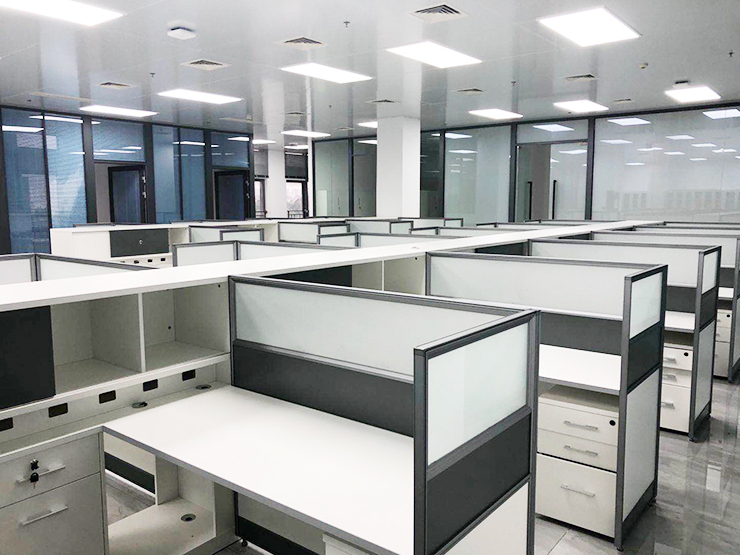 定制屏風辦公桌.jpg 定制屏風辦公桌.jpg