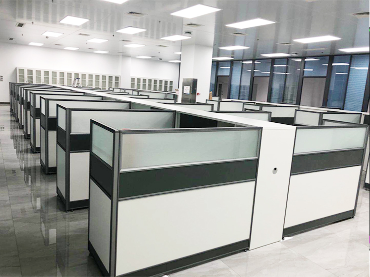 職員屏風辦公桌.jpg 職員屏風辦公桌.jpg