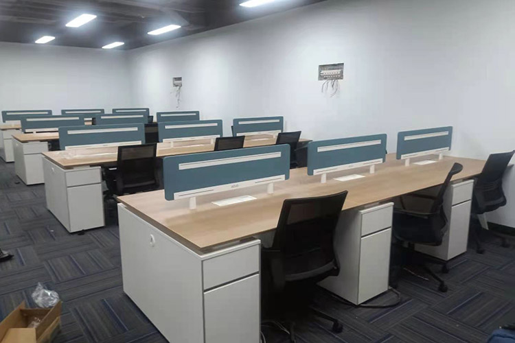 職員辦公卡位.jpg 職員辦公卡位.jpg